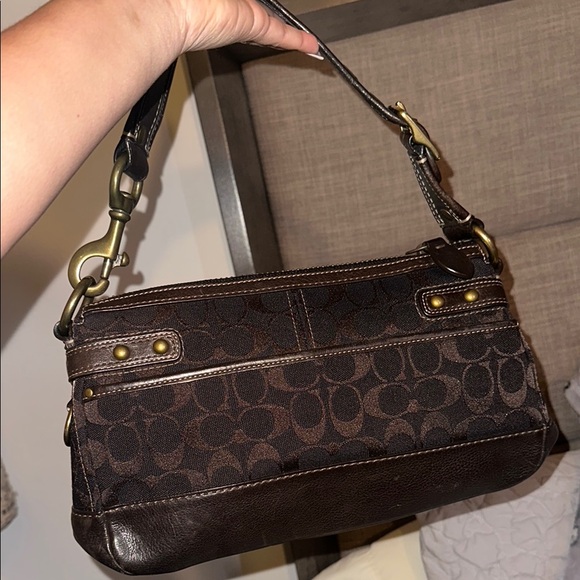 Coach Legacy Brown Leather Shoulder Bag with Gold Hardware - Picture 5 of 6